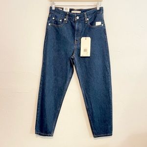 NWT! LEVI’S Loose Taper Crop Jeans!